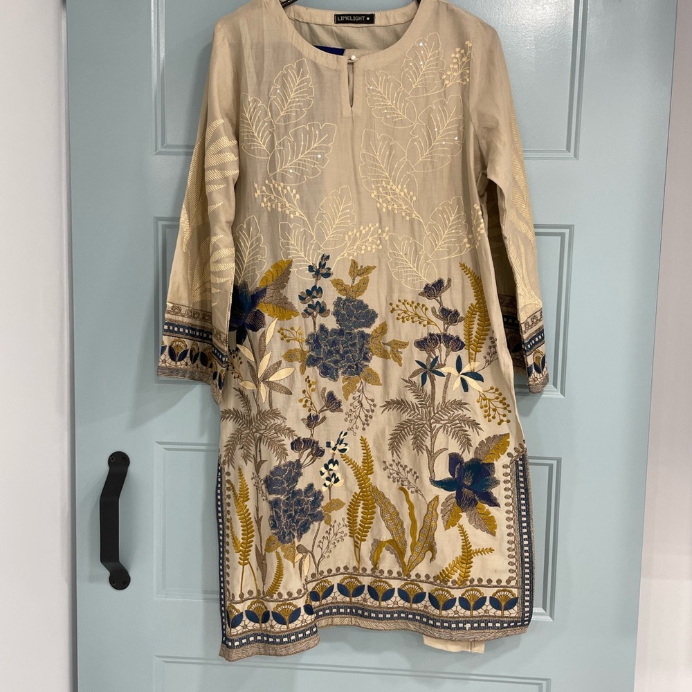 Limelight Pakistani lawn outfit